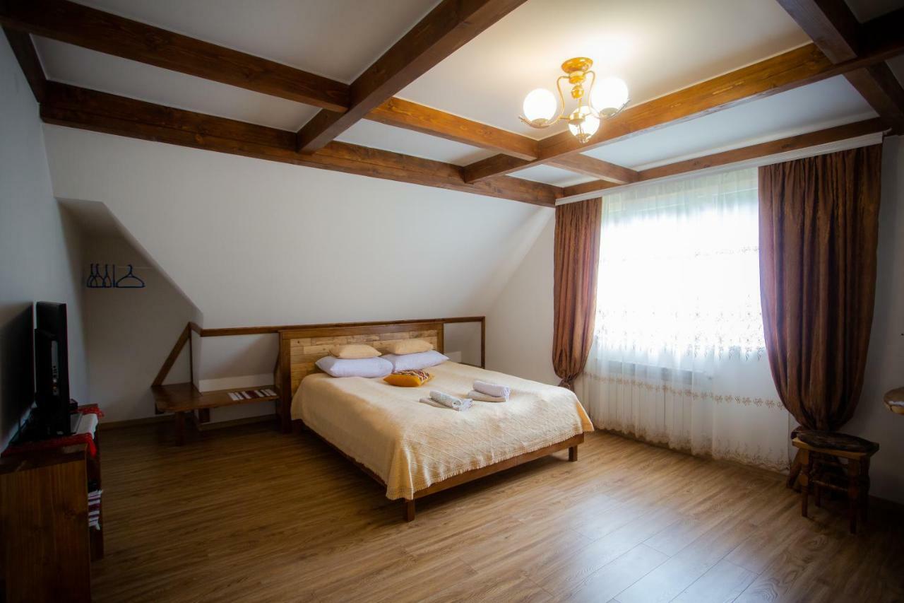 Hotel Сервус Guest Yaremche Exterior foto