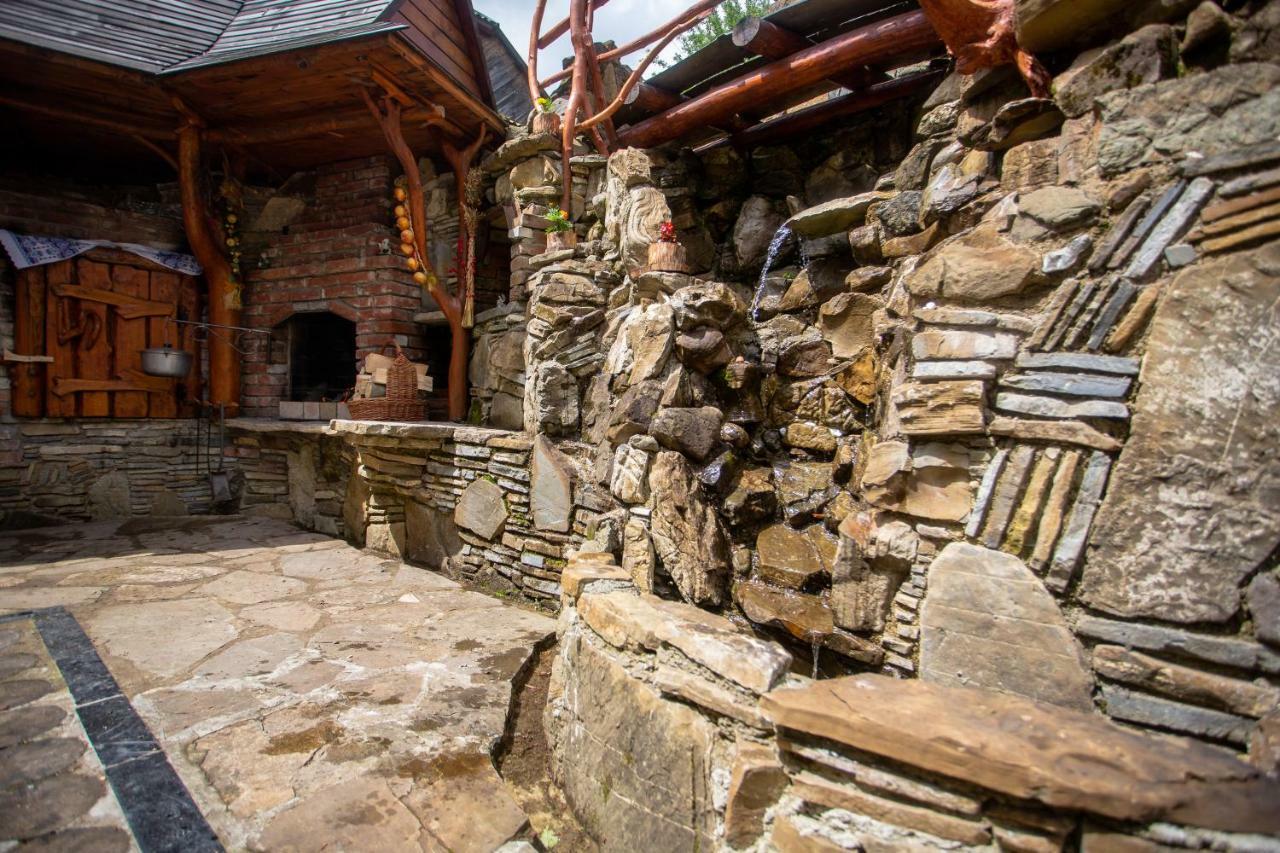 Hotel Сервус Guest Yaremche Exterior foto